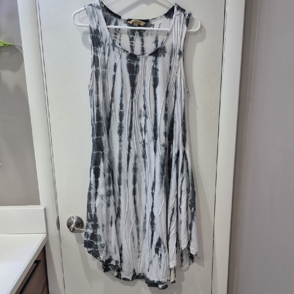 Black and White Tie-Dye Sleeveless Dress